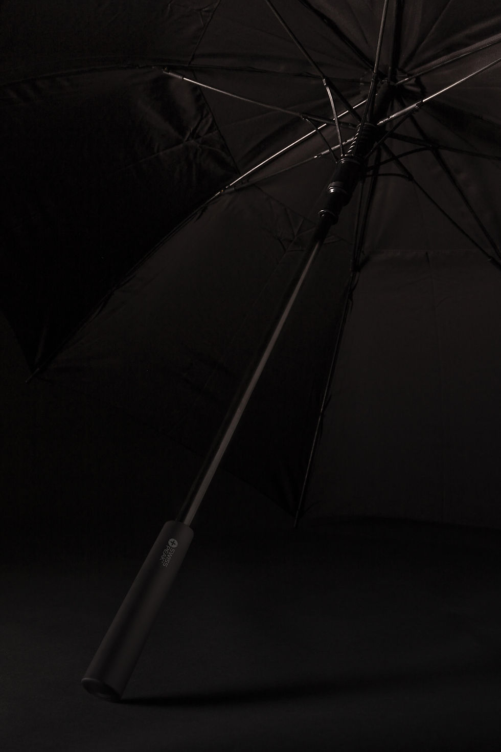Miniatura: Paraguas contra tormentas Swiss Peak AWARE™ Tornado de 23”