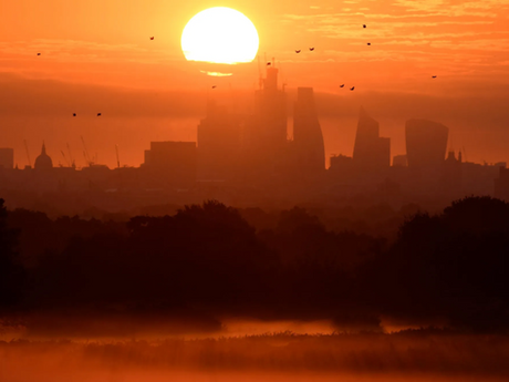 London in the 35 degree celcius heatwave May 2026