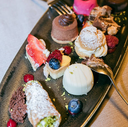 Delicious desserts round off a visit to the CARUSO restaurant.