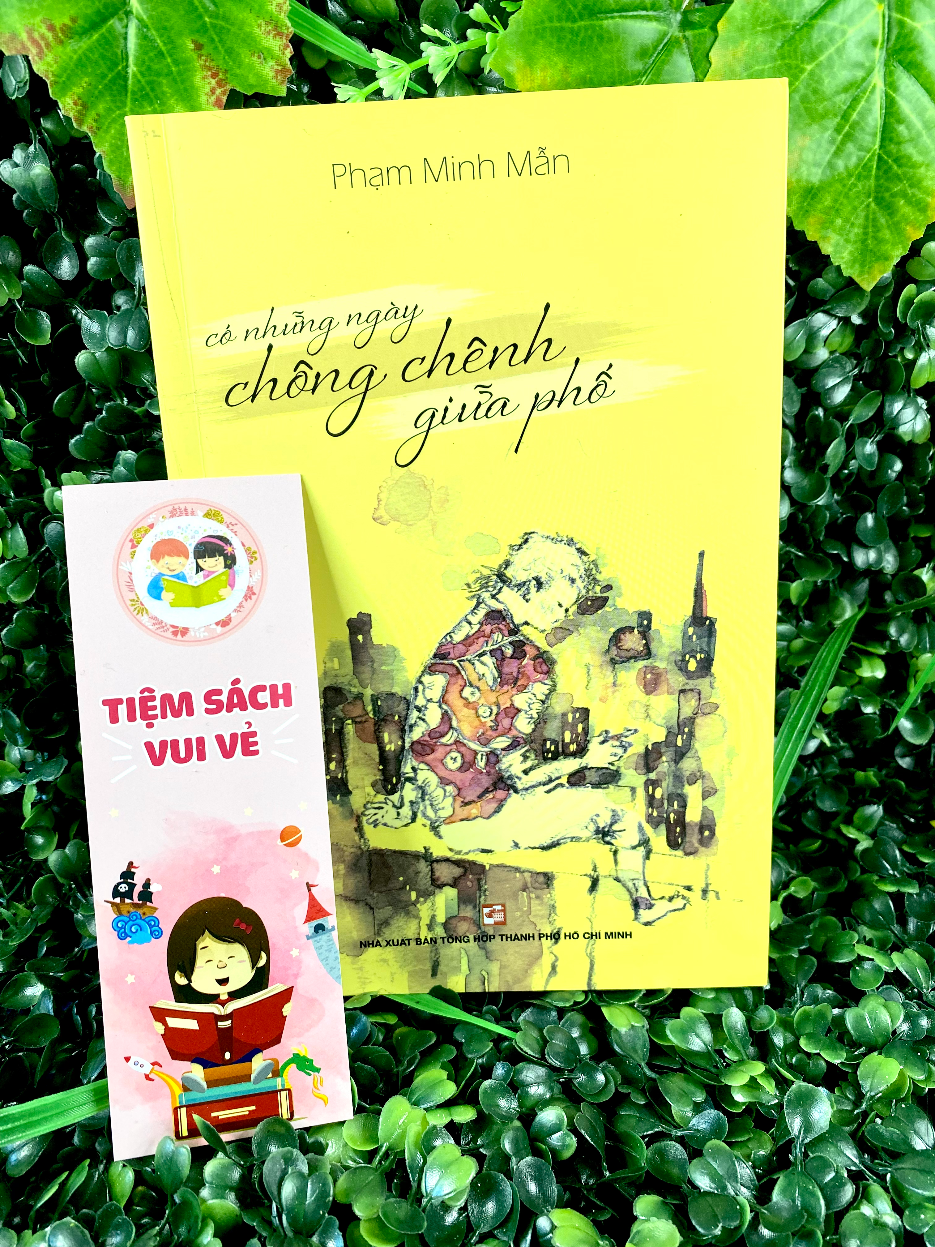 Có những ngày chông chênh giữa phố