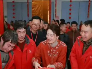 “叔叔拆台、奶奶背刺”宗馥莉不受宗家人待见,原因在这里——施幼珍采访中曾自述婆媳矛盾,最爽女儿争气!