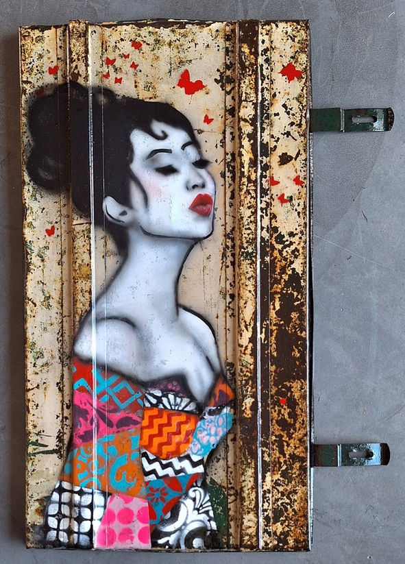 Street art, recycled art, stencil, urban art, wind girls, painting, spray paint, woman, girl, upcycling, artist, Gil KD