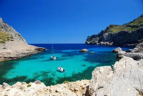 Viaje para Palma de Maiorca através de voos low-costs!