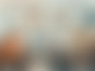 Split image comparing bootstrapping (man working on laptop, 100% control) and VC funding (group meeting with chart, 30% control).