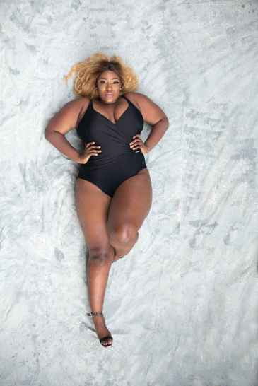 Here’s the thing about shapewear in 2020: there are tons of different kinds! Most shapewear for comfort and style reasons can be worn as a base layer with no underwear required, but there are exceptions to the rule.