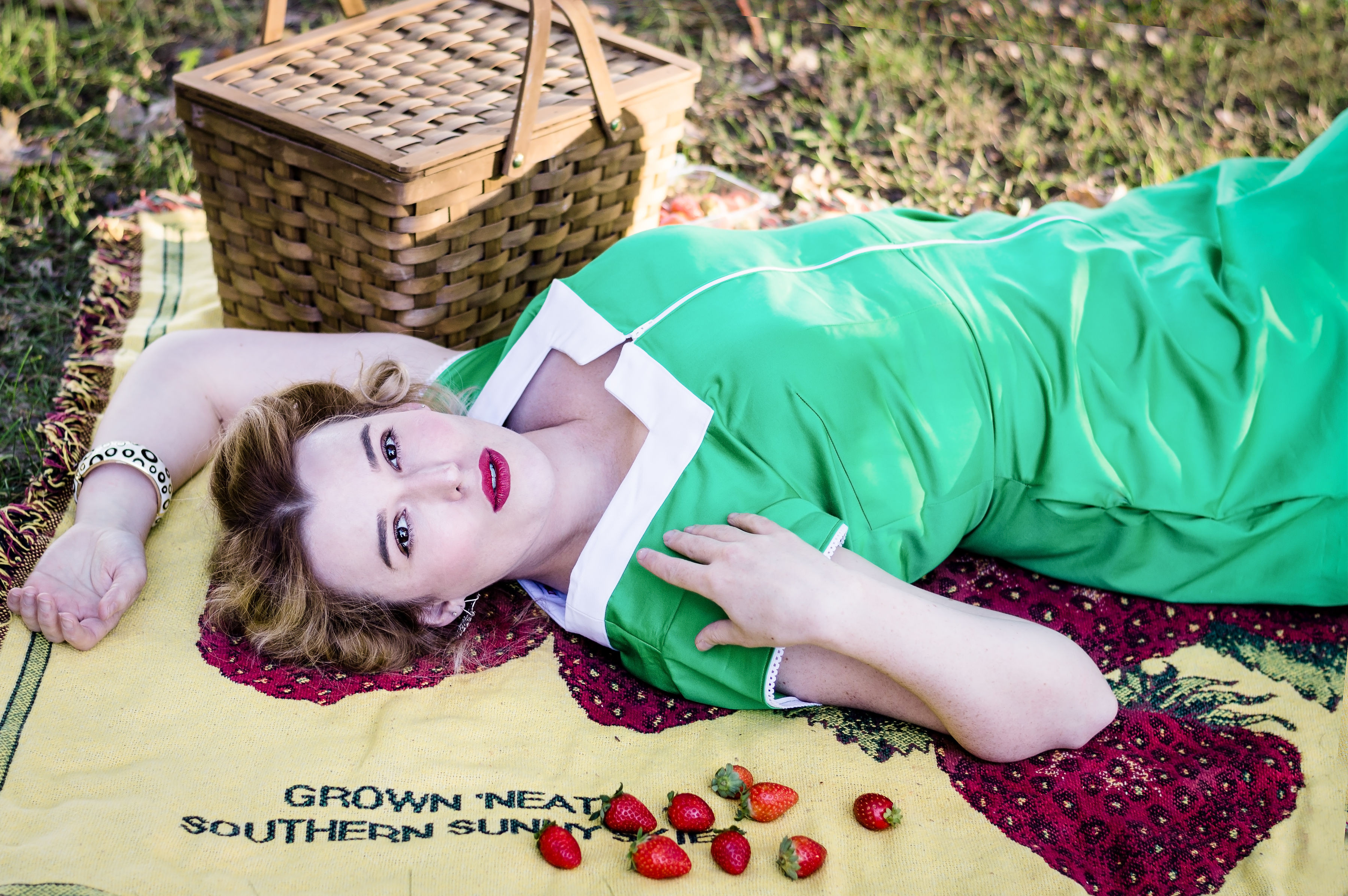Green and White 50's Style Dress with Square Collar and Front Zipper
