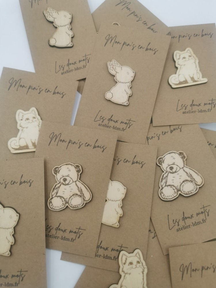 Miniature : Pin's en bois ourson