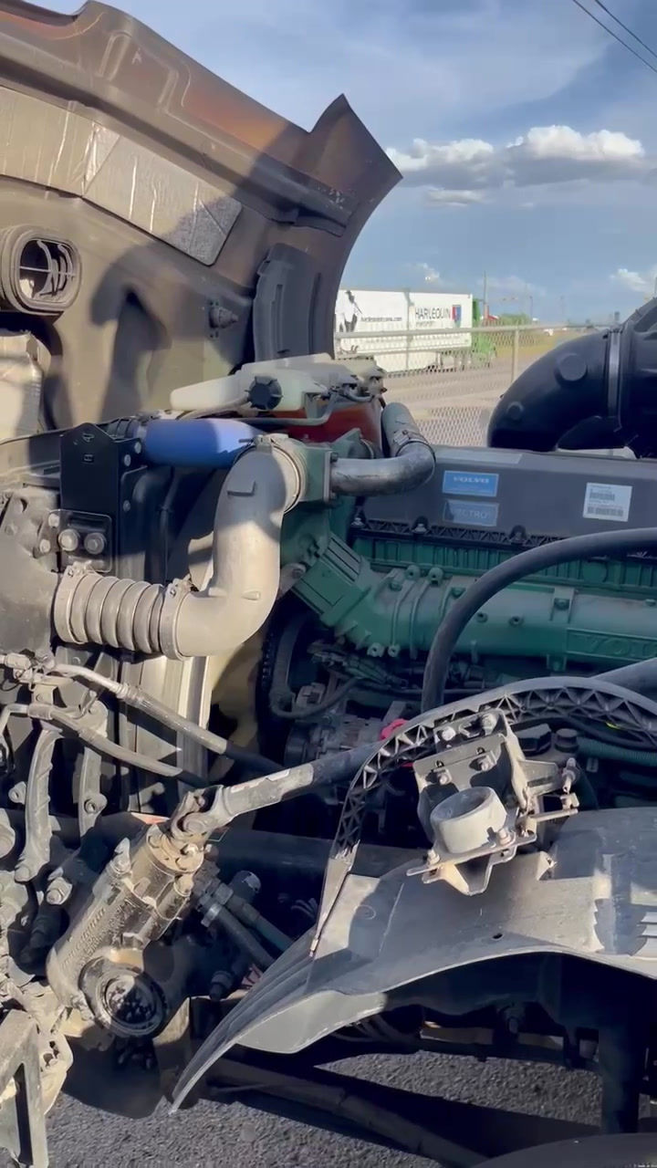 Miniatura: 2015 Volvo