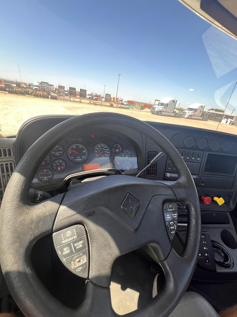 Miniatura: International