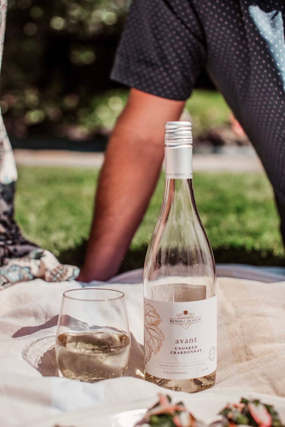 sonoma grape girl, audra tavelli, wine, wine blog, wine blogger, ian tavelli, kendall jackson, kendall jackson chardonnay, chardonnay, white wine, white wine emoji, kendall jackson avant, kj avant, jackson family wines, blog, blogger, san francisco blogger, wine bottle, wine glass, bay area blogger, sonoma county blogger, pour wine, husband, married, picnic, season cookbook, wine food pairing, wine food, wine food magazine, eater, eats, backyard, summer, wine country, wine country lifestyle