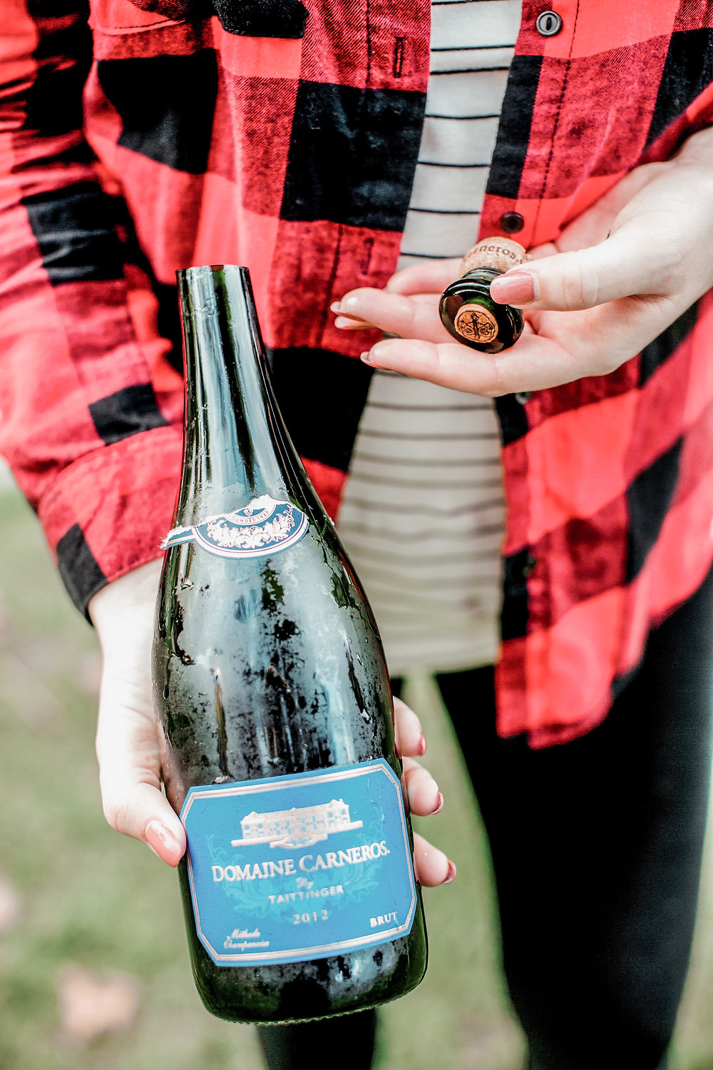 sonoma grape girl, audra tavelli, wine blogger, sonoma county blogger, champagne, sparkling wine, domaine carneros, domaine carneros sparkling wine, domaine carneros brut, saber sparkling wine, saber champagne, sabering, how to saber with a butter knife, how to saber sparkling wine with a butter knife, domaine carneros, domaine carneros brut, brut, champagne, sparkling wine, carneros, napa, napa valley