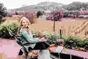 sonoma grape girl, audra tavelli, wine blogger, sonoma county blogger, vineyard views, wine country, dry creek valley wineries, where to wine taste healdsburg, healdsburg wineries, healdsburg wines, dry creek wine tasting, wine blog, sonoma wine blog, wine tasting dry creek, winery dry creek, cast wines, cast winery, cast dry creek