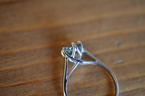 ナミビア産 天然デマントイドガーネット 1．25ct | goldsoukgems