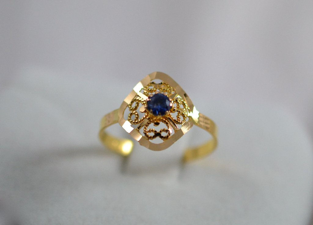 アラビクデザイン　サファイアの指輪　２１k