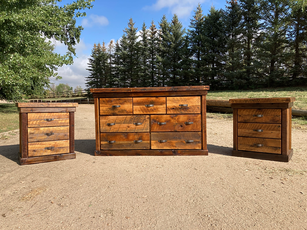 Thumbnail: 《 𝚛𝚎𝚍 𝚏𝚎𝚊𝚝𝚑𝚎𝚛 》Nightstand