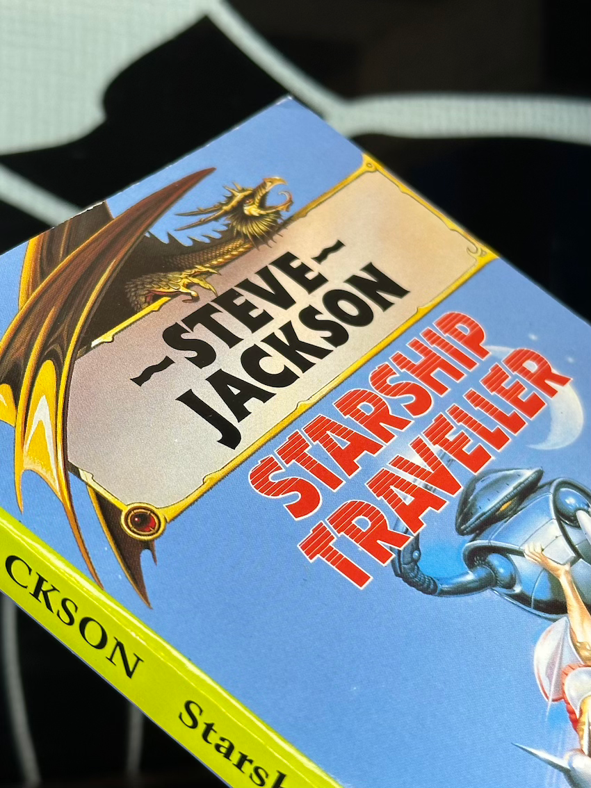 Thumbnail: Fighting Fantasy 04 - Starship Traveller 1983 - Black Dragon