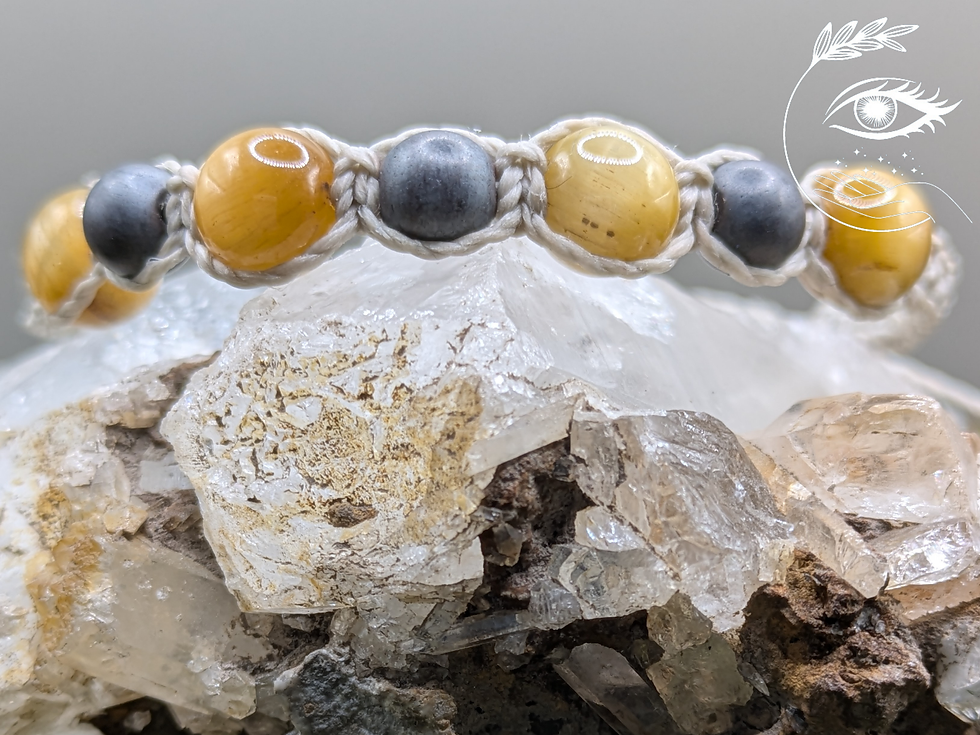 Miniature : Bracelet shamballa en pierres naturelles d’œil de tigre et d’hématite, bijou de lithothérapie pour la protection, la force