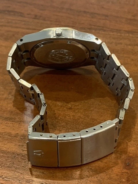 サムネイル： Vintage Bulova Royal Oak Watch designed by Gerald Genta