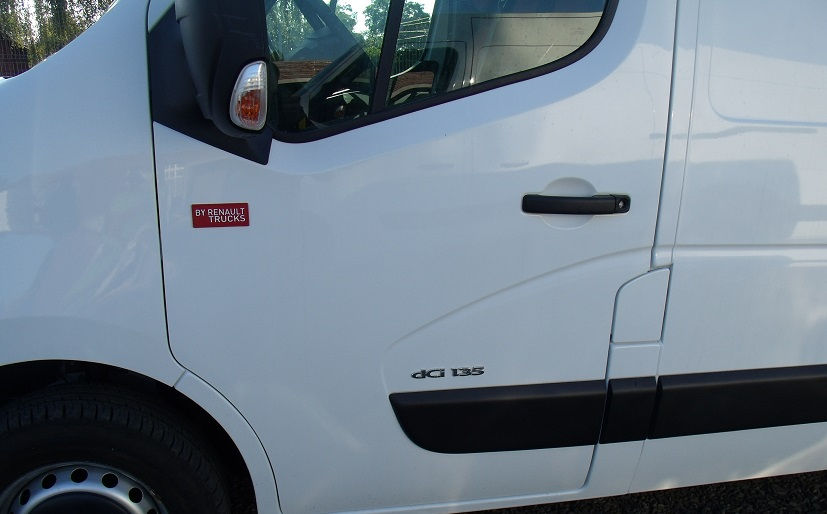 RENAULT MASTER L2H2 2015 (2)