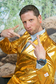 Students_planting_smiling_NEW copy_edite