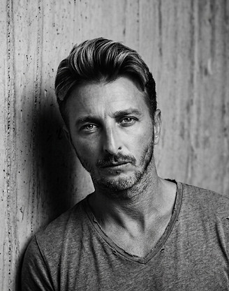 David Site Web Portrait.jpg