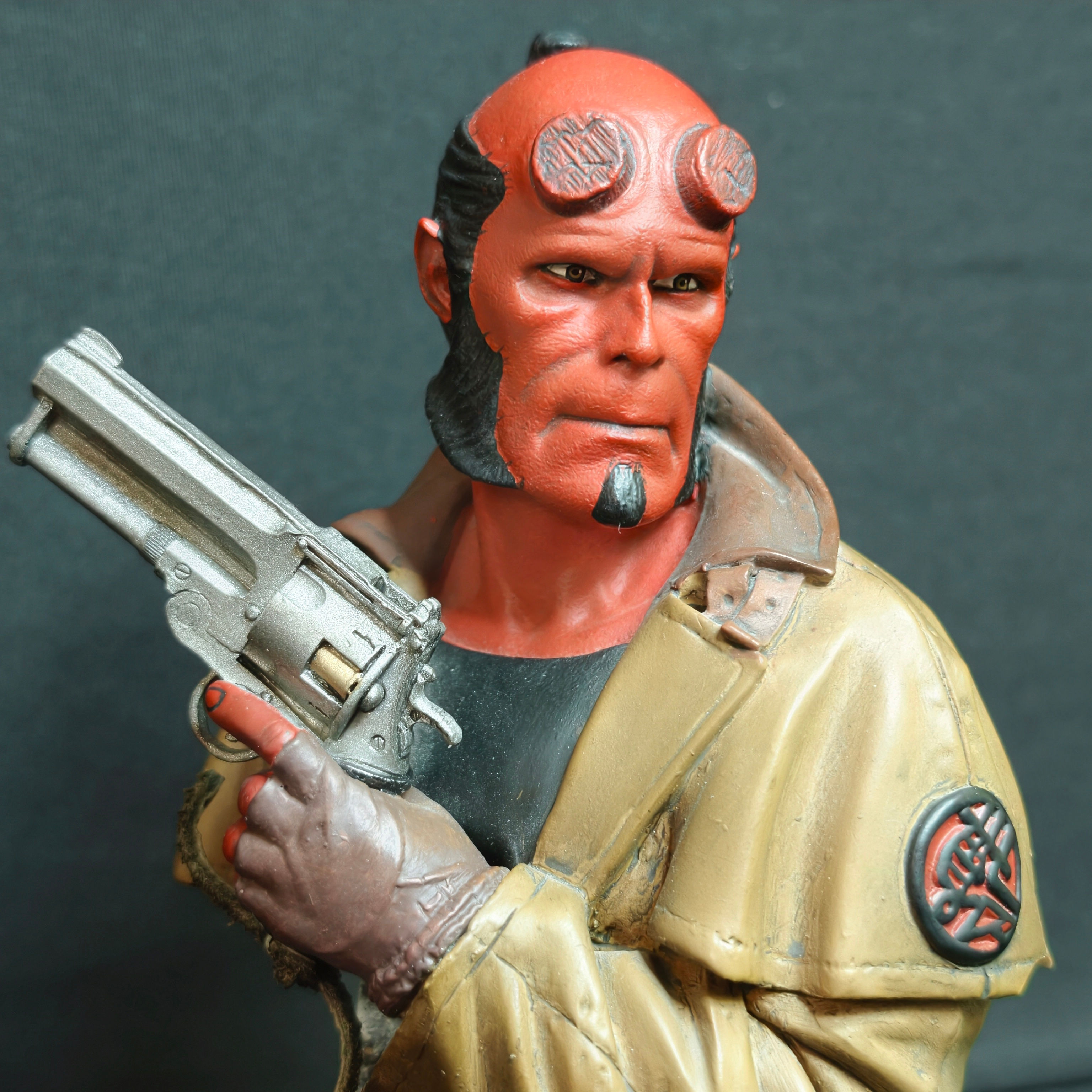 HELLBOY – Sideshow Polystone Bust (2004, 14 cm)🔥