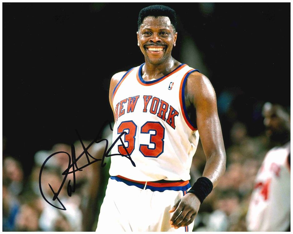 PATRICK EWING - Grossfoto handsigniert (20 x 25 cm) mit COA
