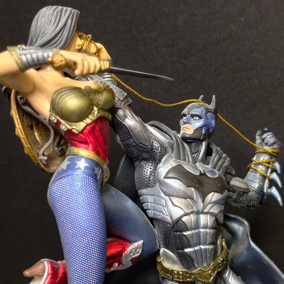 Miniaturbild: INJUSTICE – WONDER WOMAN vs BATMAN DIORAMA (PUREARTS) – 26cm 🔥