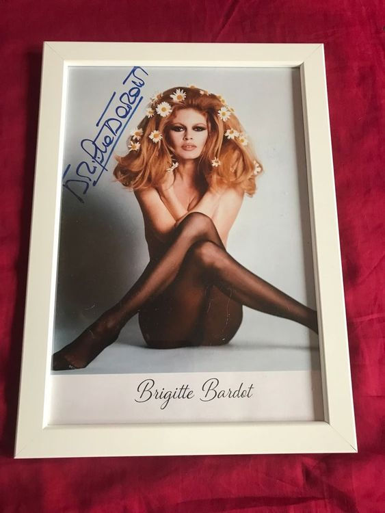BRIGITTE BARDOT († 2025) - handsigniertes & eingerahmtes Grossfoto COA (21x30cm)