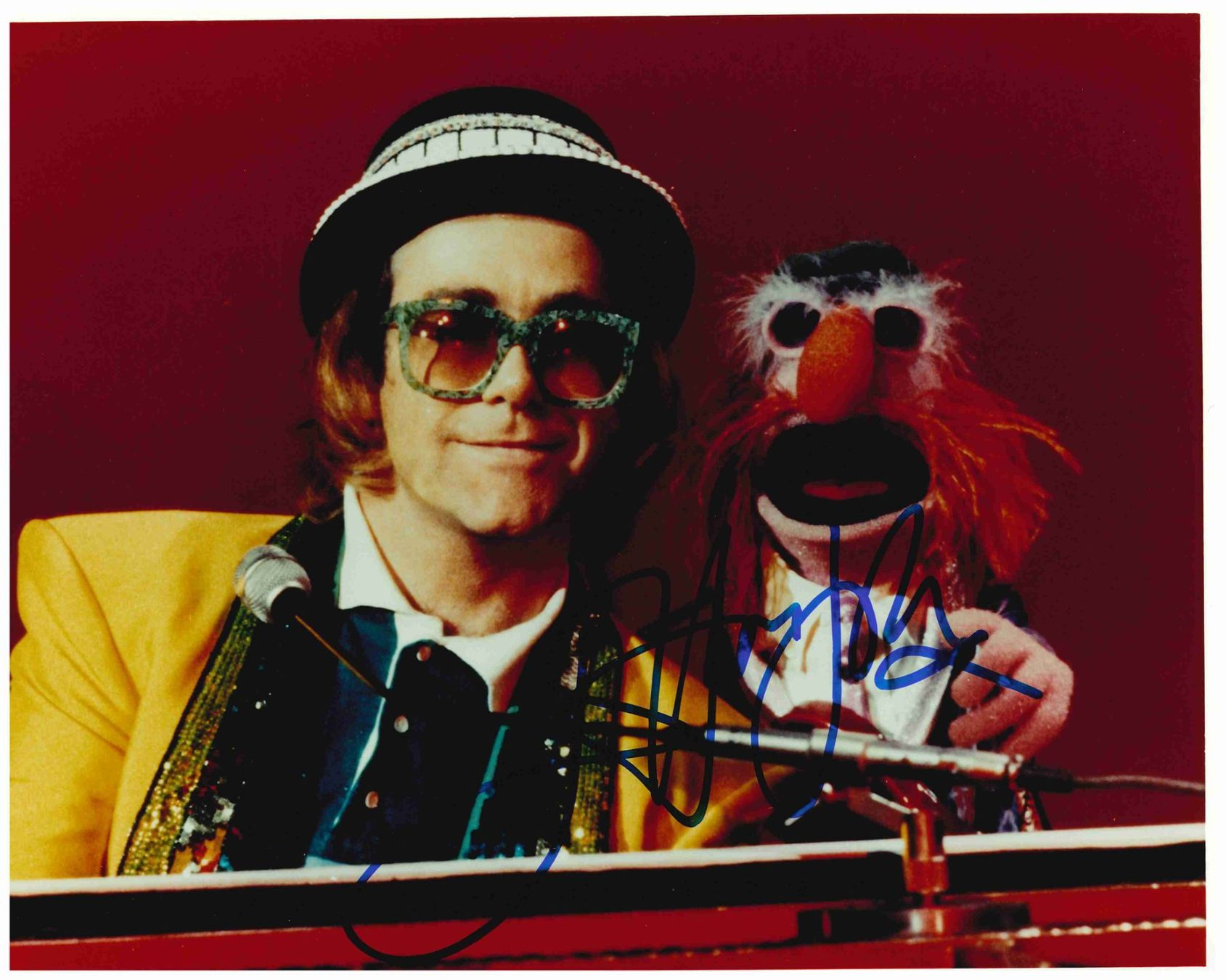 ELTON JOHN - handsigniertes Grossfoto (20 x 25 cm) mit COA
