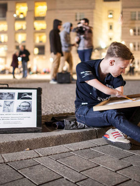No Hands, No Limits: Realistic Portraits With No Hands
