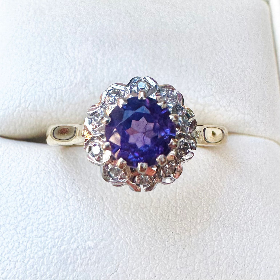 Thumbnail: Vintage 9k Gold Amethyst & Diamond Ring
