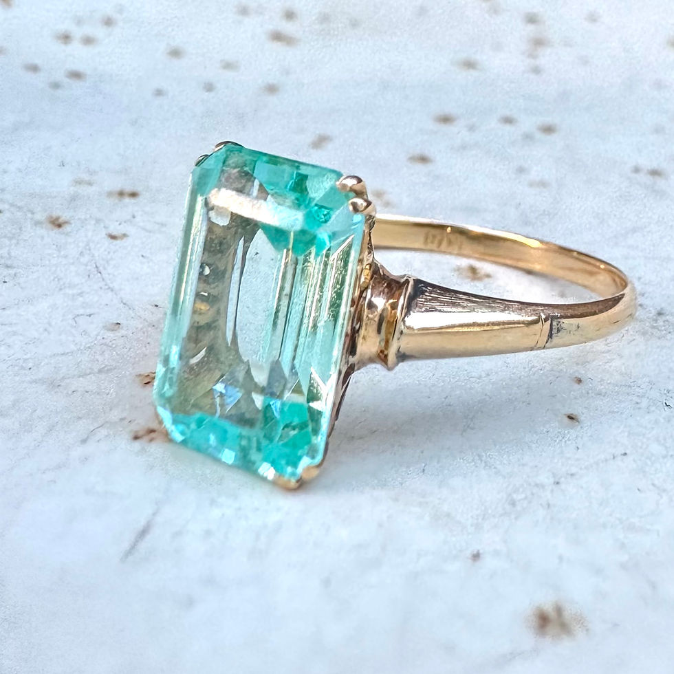 Thumbnail: 18k Gold Sea Green Aquamarine Ring