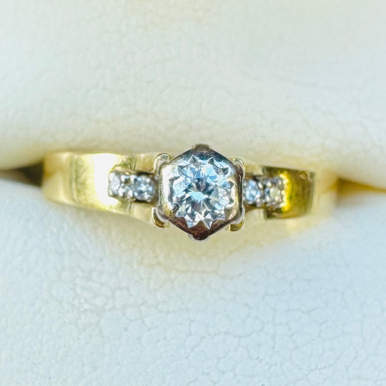 Vintage 18k Diamond Ring