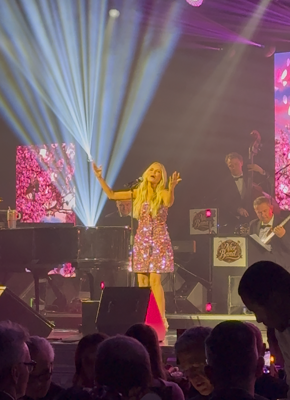 Kristin Chenoweth singing "Popular" from Wicked