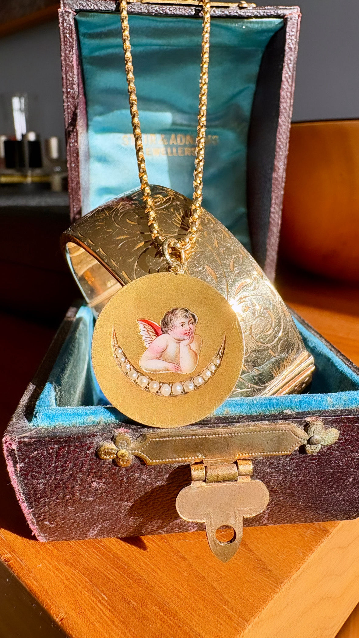 Antique 18k Gold Enamel Cherub pendant set with pearls 
