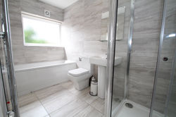 Dovecote Lodge  Main Bathroom