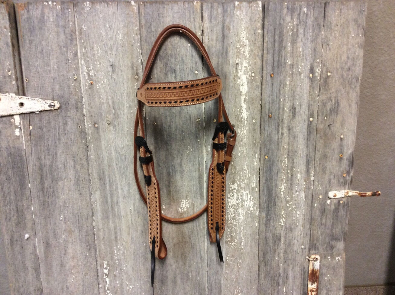 Light Oil Buck Stitch w/Black Stitch