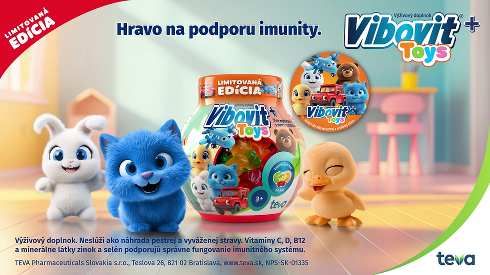 Modré mačiatko, biely zajo a žlté káčatko v izbe. Vedľa nich fľaša Vibovit Toys. Text: "Hravo na podporu imunity," pestrý dizajn.