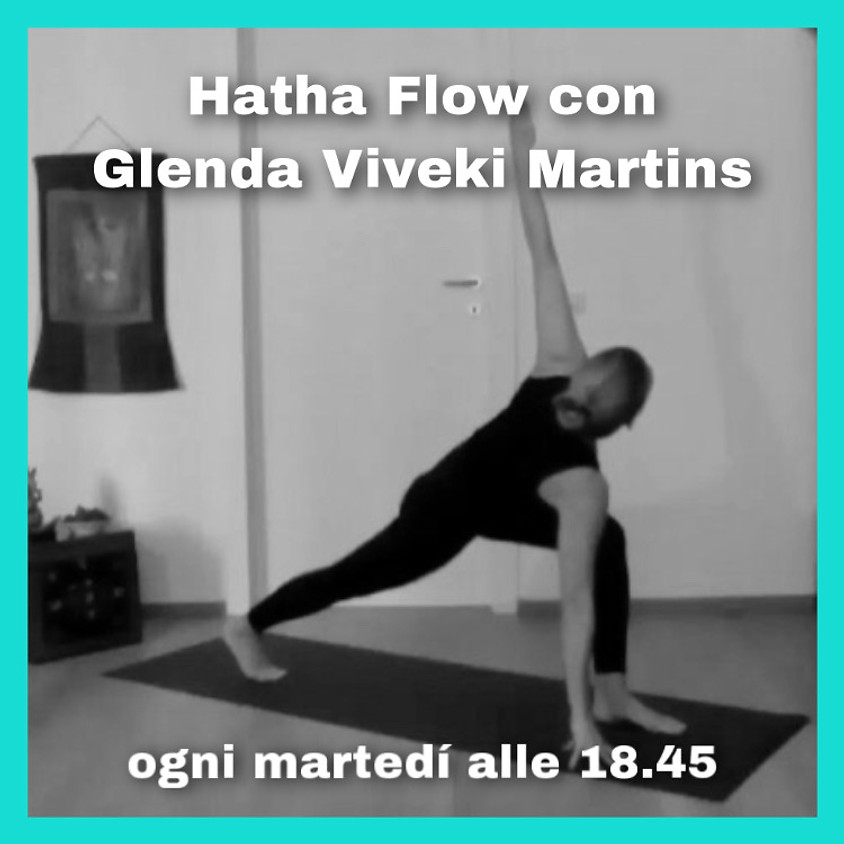 Hatha Flow con Glenda Viveki Martins - Multilivello