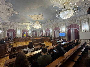 Профспілка може вимагати розірвання договору з керівником за істотні порушення трудового законодавства — позиція ВП ВС