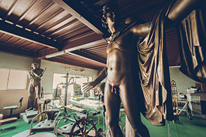 "Bronze statue Abandoned hospital" Released a photo!