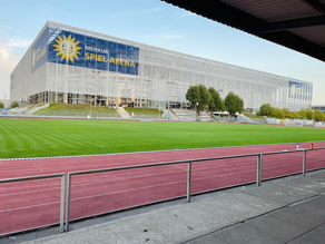 Im Schatten der Merkur Spiel-Arena gegen den FC Landtag