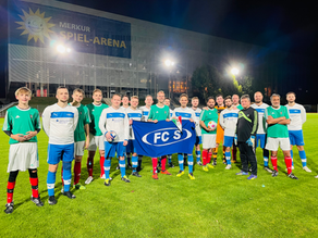 Symbolträchtiger Kick im Arena Sportpark
