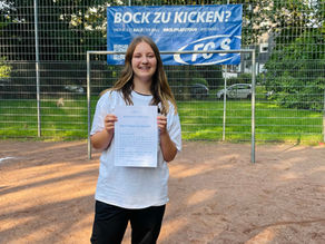 Bolzplatz-Tour: Jenny zieht als Tagessiegerin ins Finale ein