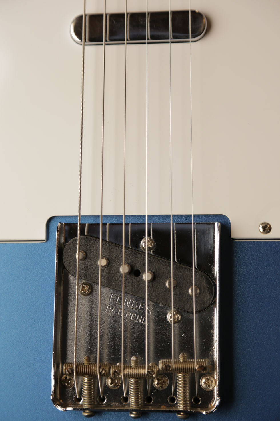 Thumbnail: Fender Custom Shop ‘63 NOS Tele LPB 2001