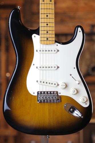 C*M様 Fender American Vintage '57 Stratoc Fender American Vintage '57 Stratocaster Sunburst 2004