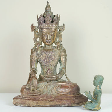 117 - Crowned bronze medecine Buddha 17th c Burma