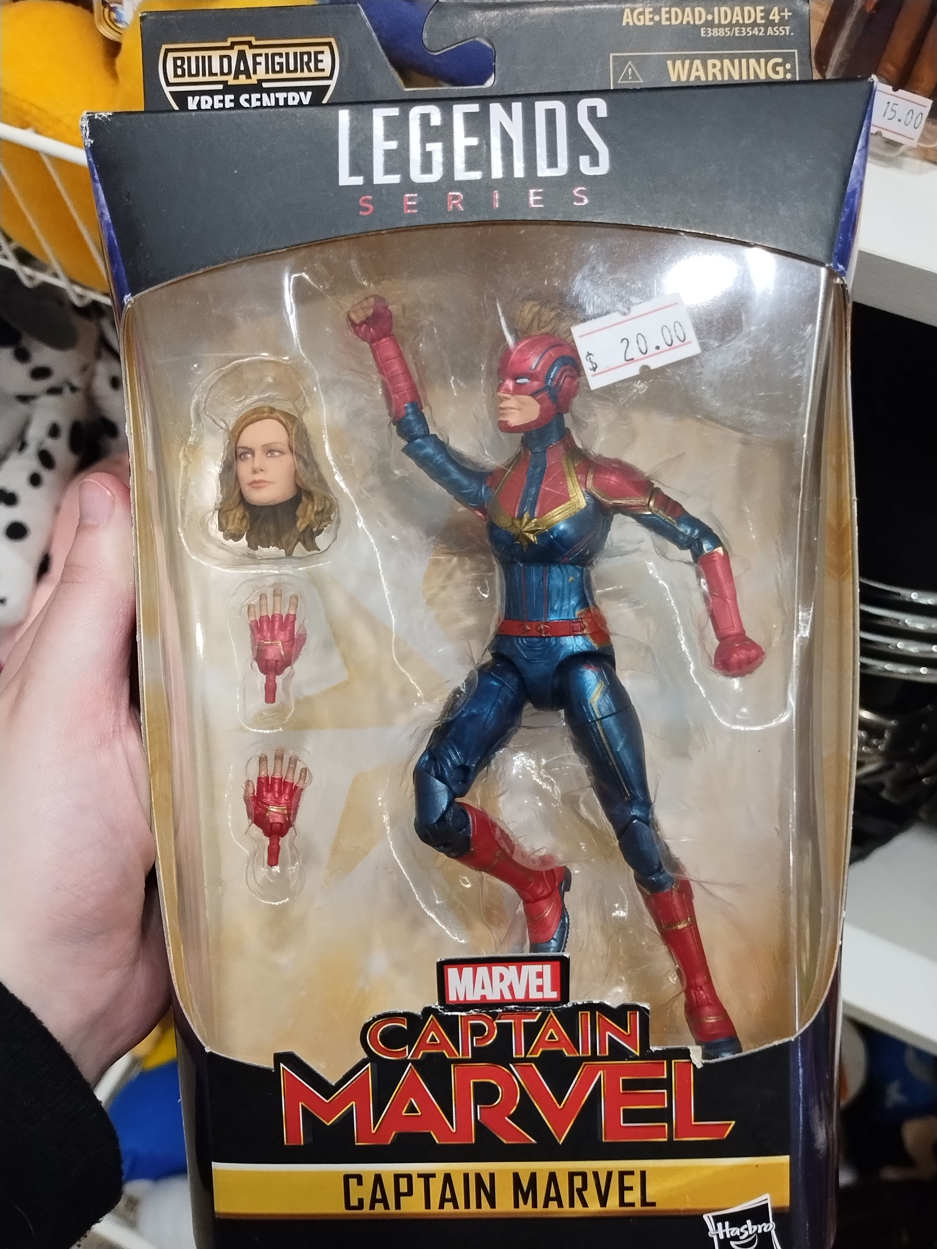 Captain Marvel Action Figurine