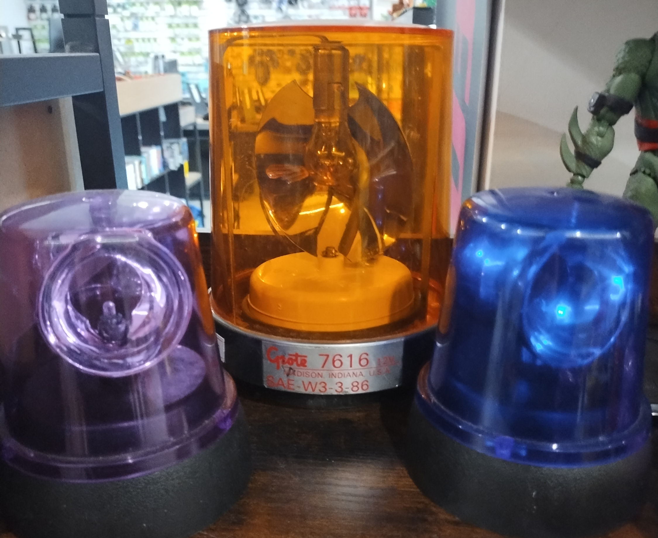 Grote 7616 12V Rotating Warning Lights